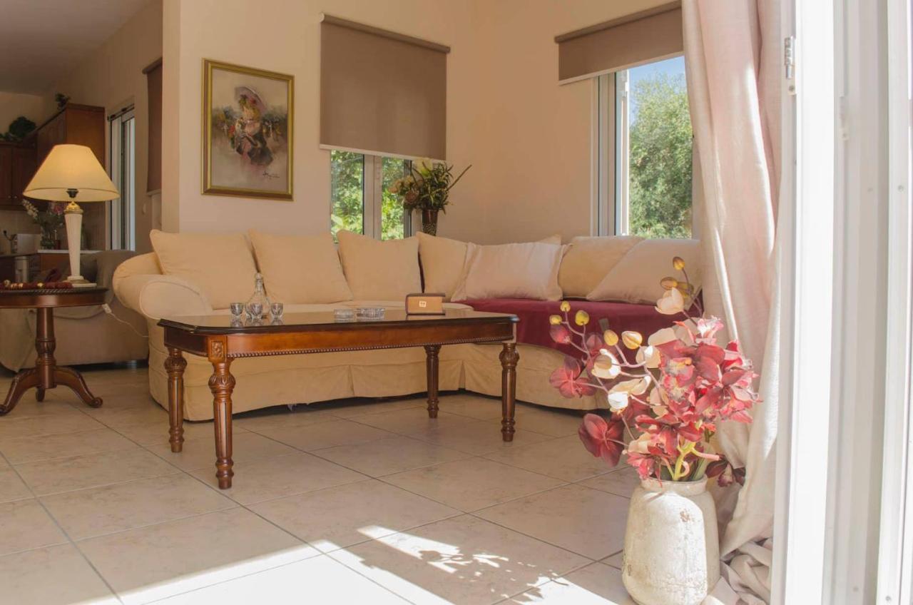 Villa Aretaki Kalamaki  Bagian luar foto